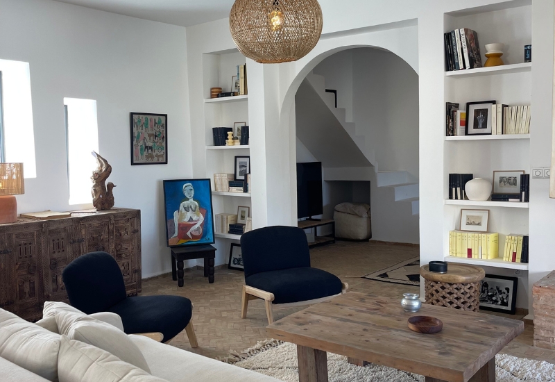 Décoration murale artisanale dans une maison de campagne à Essaouira