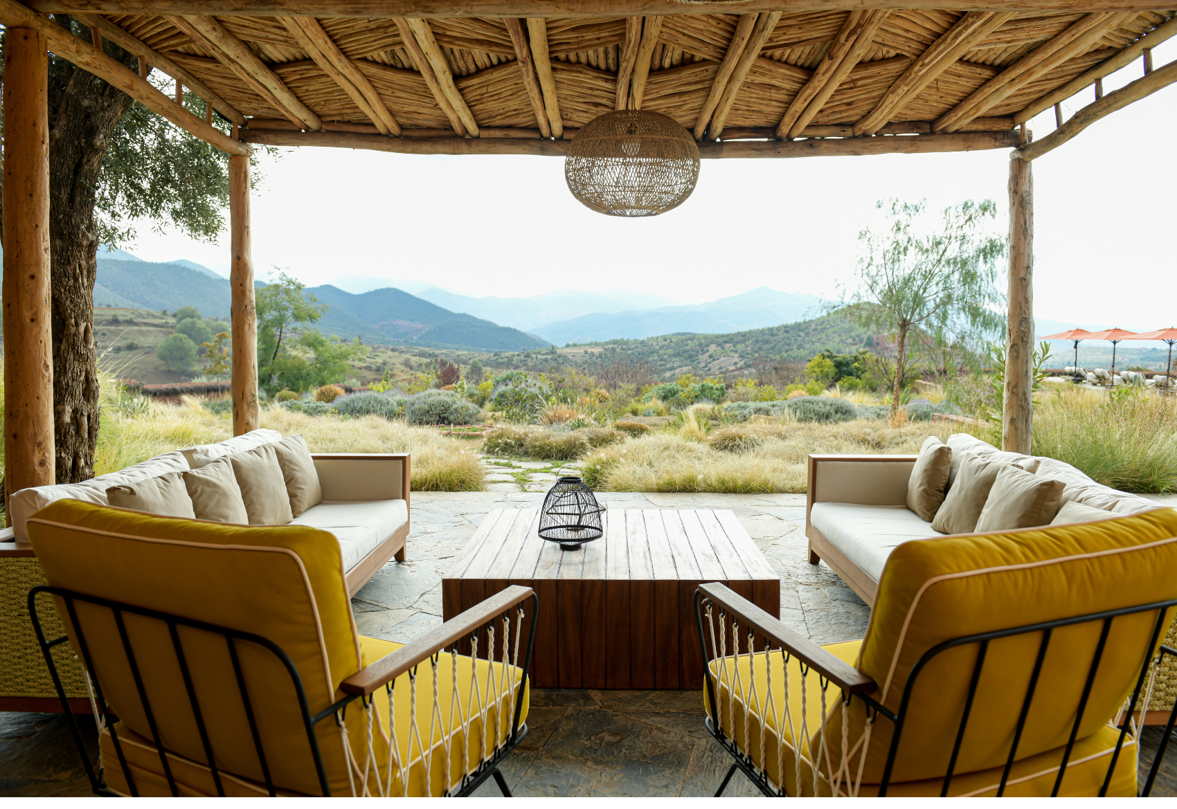 Terrasse aménagée vue montagnes Atlas Maroc